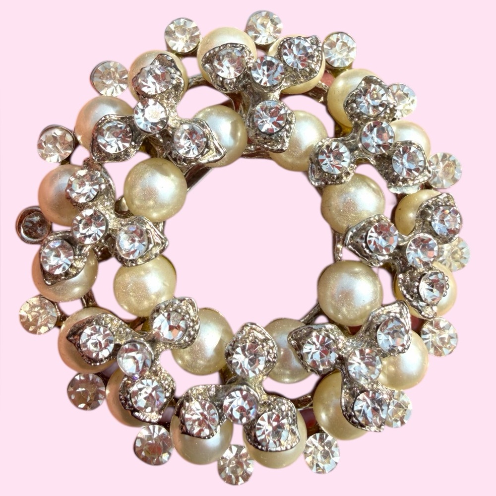 Vintage Elegant Pearl and Crystal Brooch